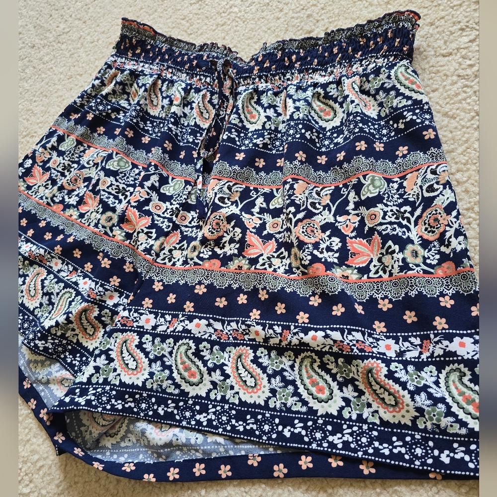 🌈Cupshe Boho Print Elastic Waist Shorts Size Large